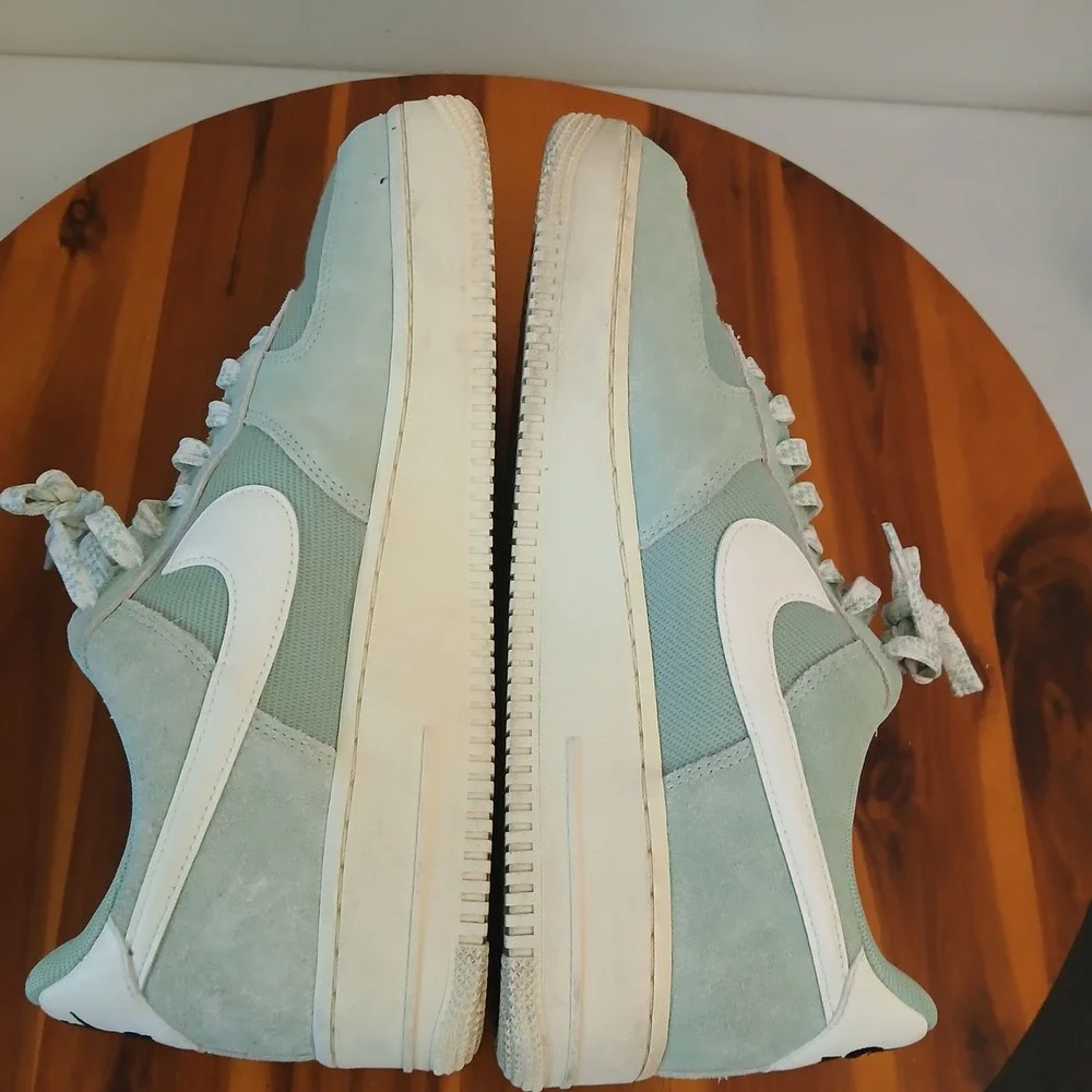 Nike Air Force 1 '07 LV8 Certified Fresh Men 9 Enamel Green Sneakers DO9801-300